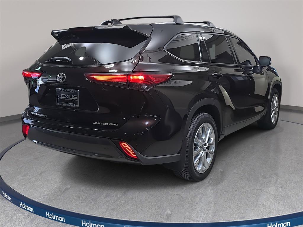 used 2022 Toyota Highlander car, priced at $37,300