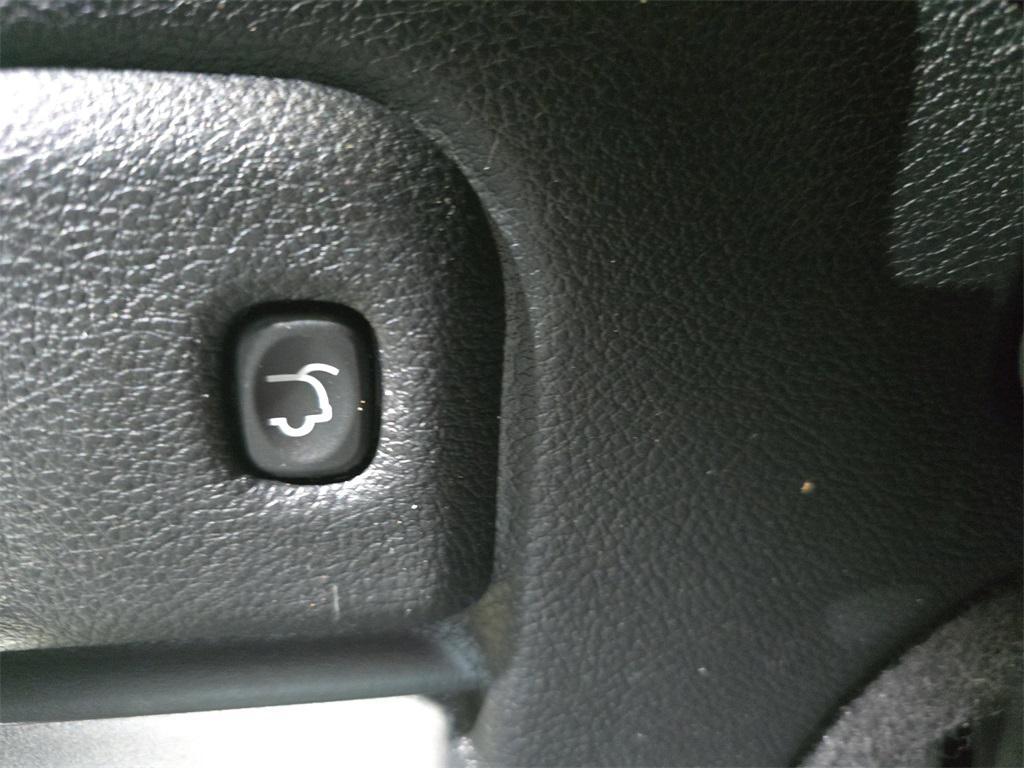 used 2015 Jeep Grand Cherokee car, priced at $13,999