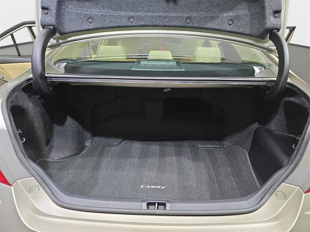 used 2016 Toyota Camry Hybrid car, priced at $18,988