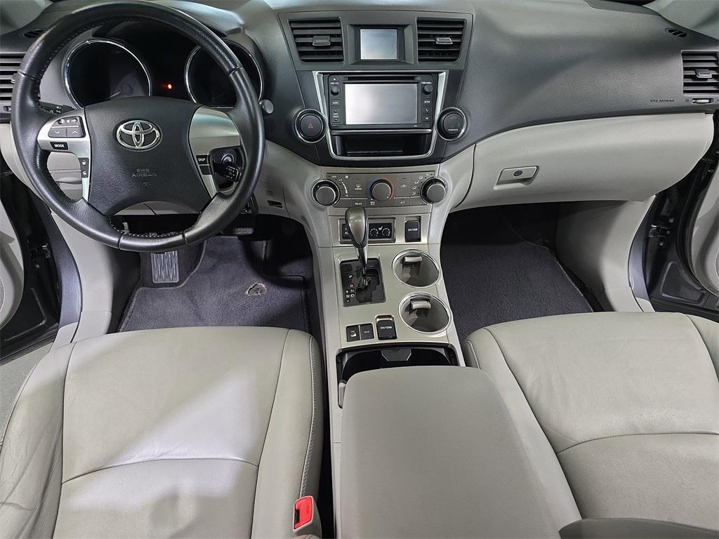 used 2013 Toyota Highlander car, priced at $10,295