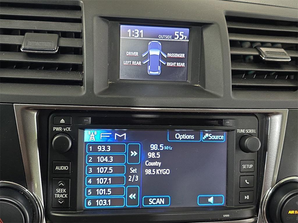used 2013 Toyota Highlander car, priced at $10,295