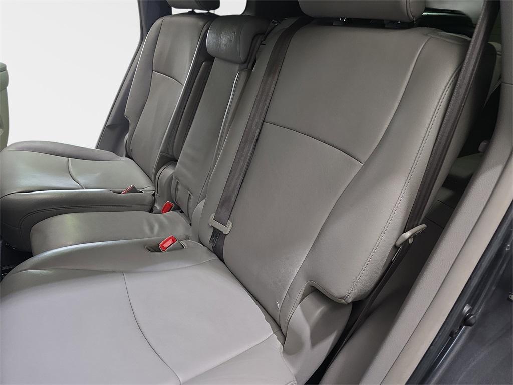 used 2013 Toyota Highlander car, priced at $10,295