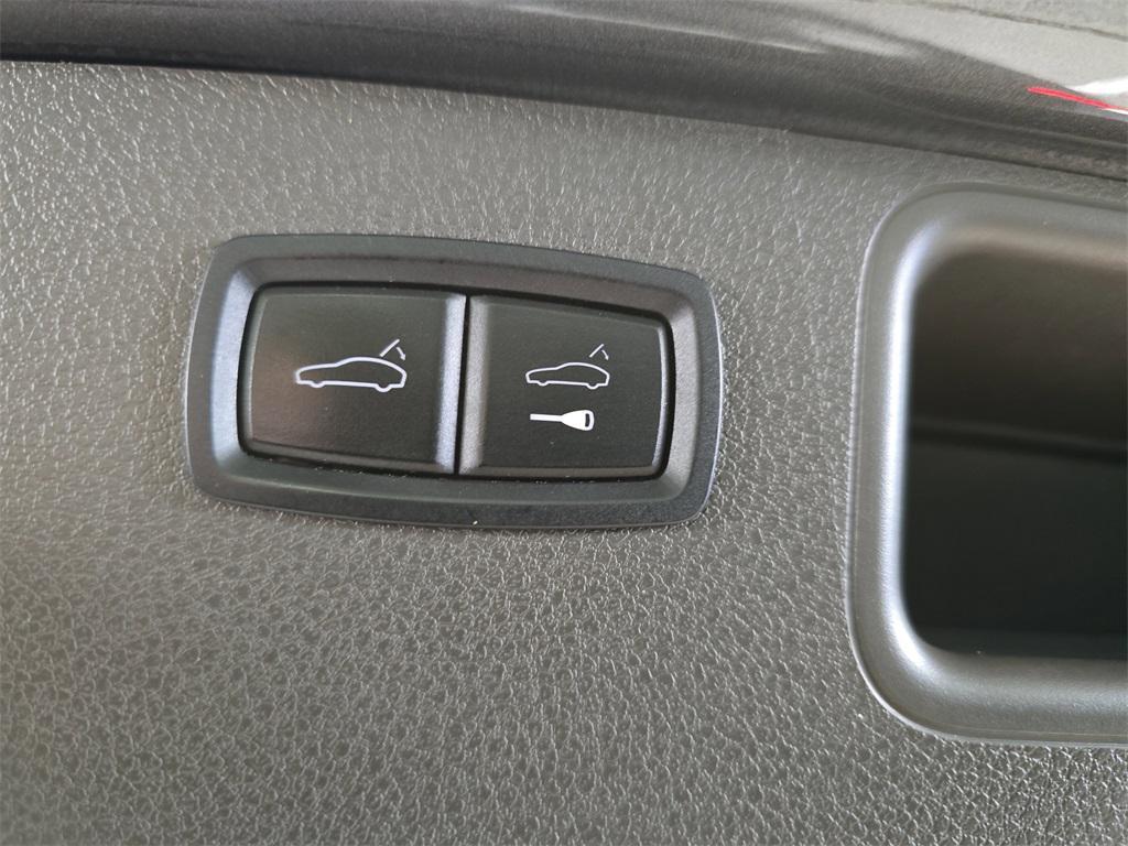 used 2015 Porsche Macan car, priced at $20,590