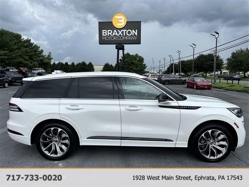 used 2022 Lincoln Aviator car, priced at $38,400