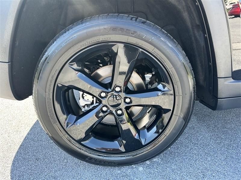 used 2023 Jeep Grand Cherokee car, priced at $30,900