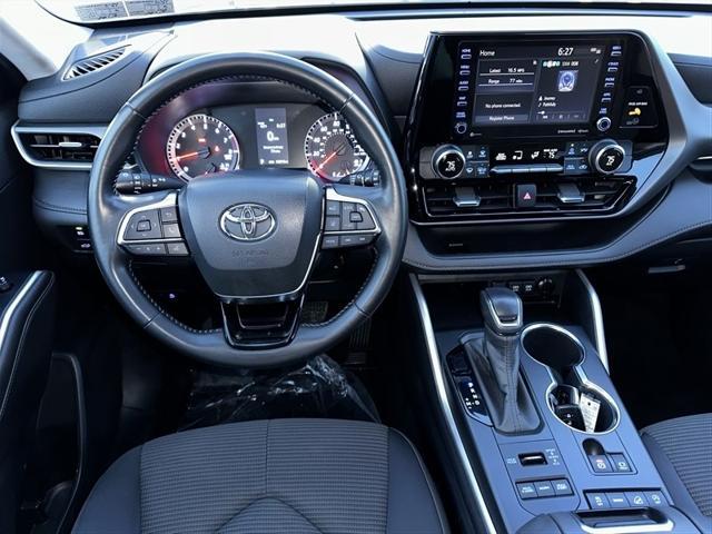 used 2020 Toyota Highlander car, priced at $27,900