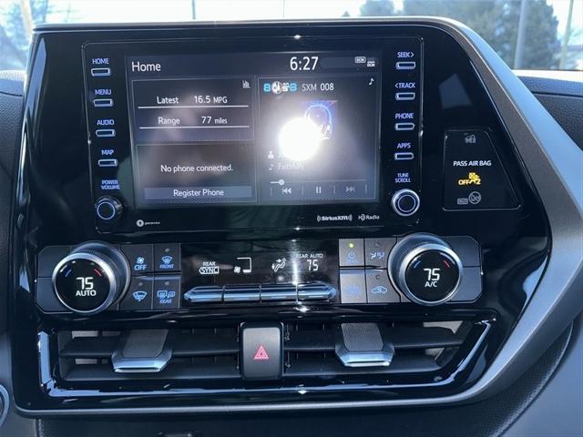 used 2020 Toyota Highlander car, priced at $27,900