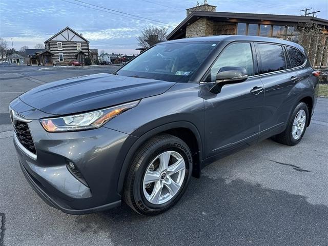 used 2020 Toyota Highlander car, priced at $27,900