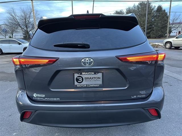 used 2020 Toyota Highlander car, priced at $27,900