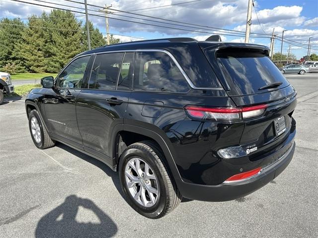 used 2022 Jeep Grand Cherokee car, priced at $35,900