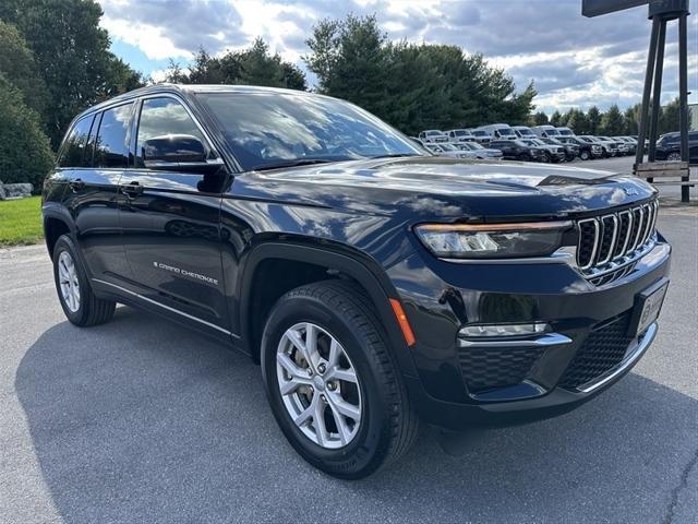 used 2022 Jeep Grand Cherokee car, priced at $35,900