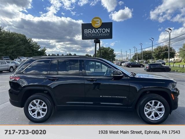 used 2022 Jeep Grand Cherokee car, priced at $35,900