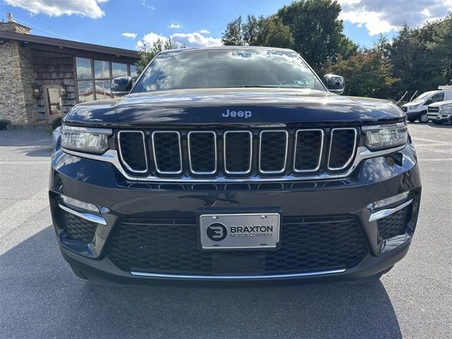 used 2022 Jeep Grand Cherokee car, priced at $35,900