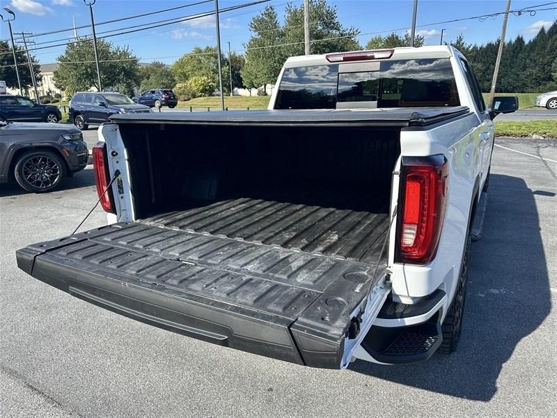 used 2022 GMC Sierra 1500 car, priced at $48,900