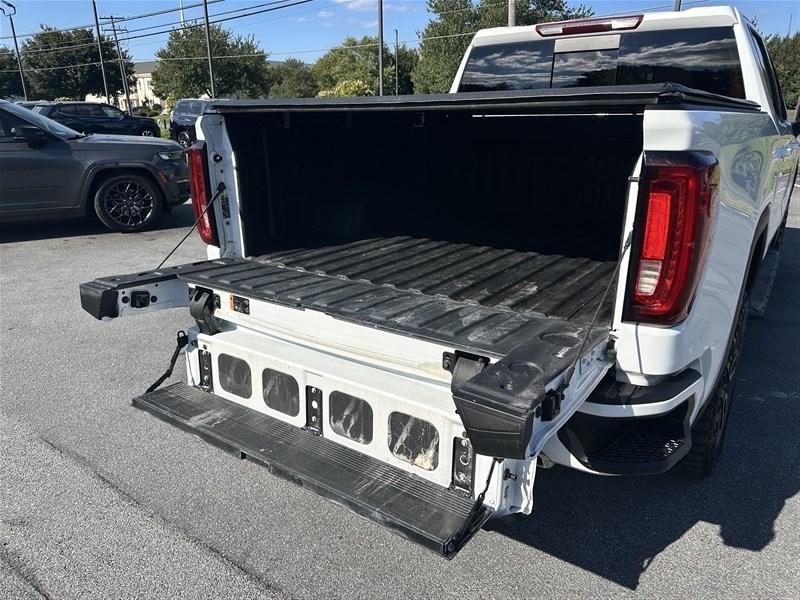 used 2022 GMC Sierra 1500 car, priced at $48,900