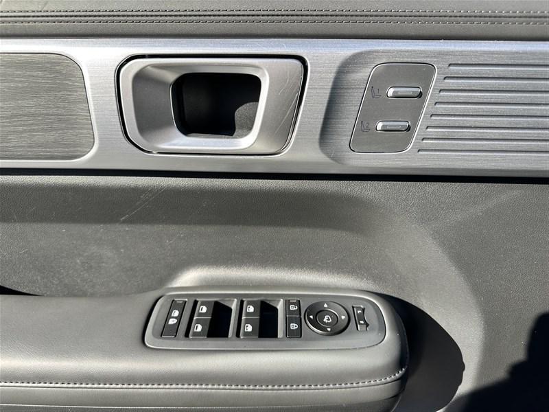 used 2024 Hyundai Santa Fe car, priced at $37,900