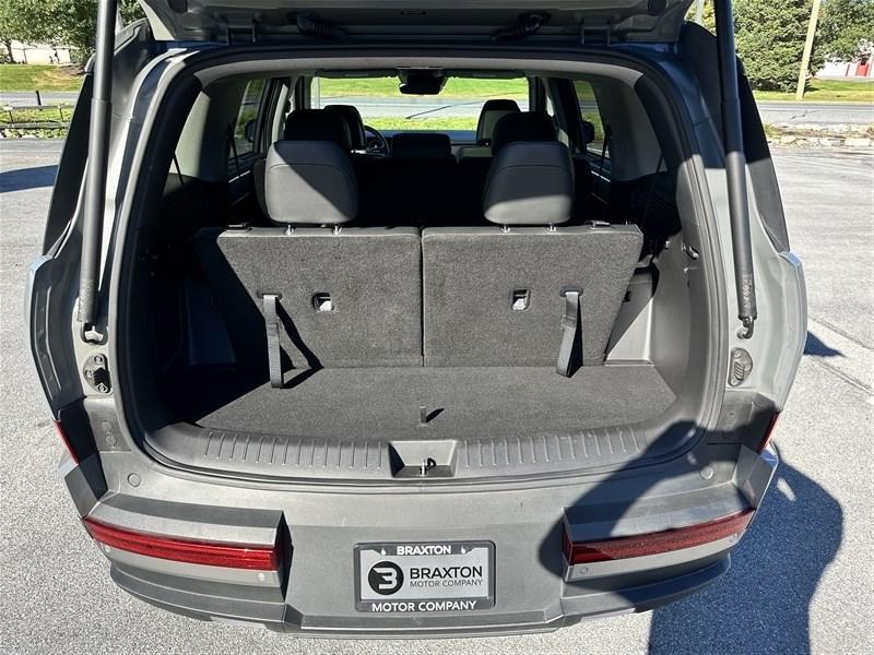 used 2024 Hyundai Santa Fe car, priced at $37,900