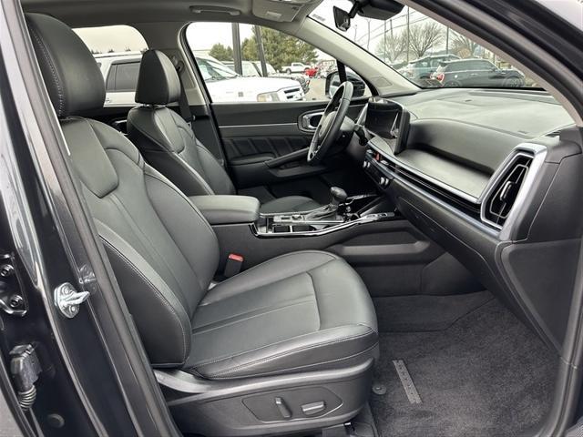 used 2024 Kia Sorento car, priced at $38,900
