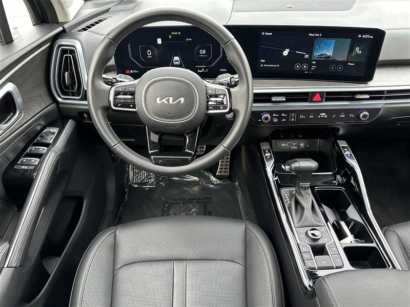 used 2024 Kia Sorento car, priced at $37,400