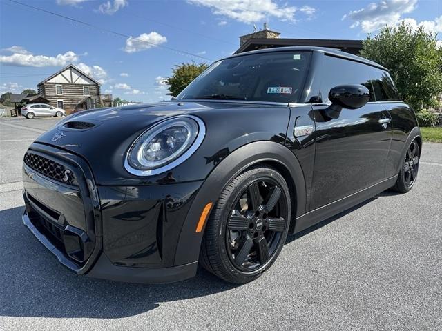 used 2022 MINI Hardtop car, priced at $23,500