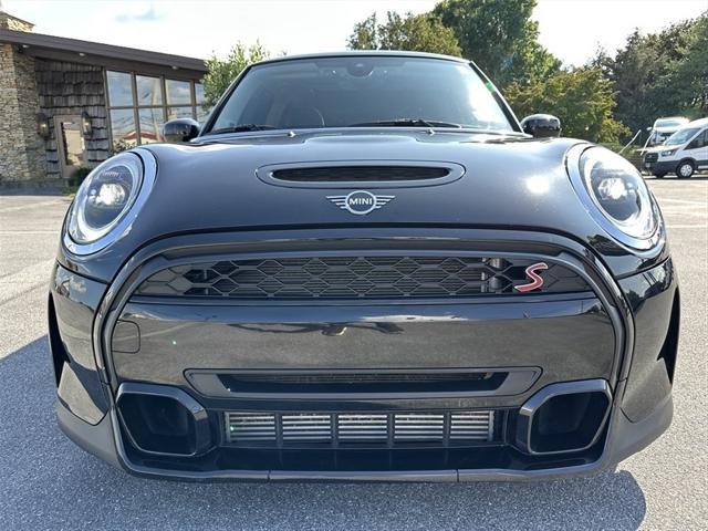 used 2022 MINI Hardtop car, priced at $23,500