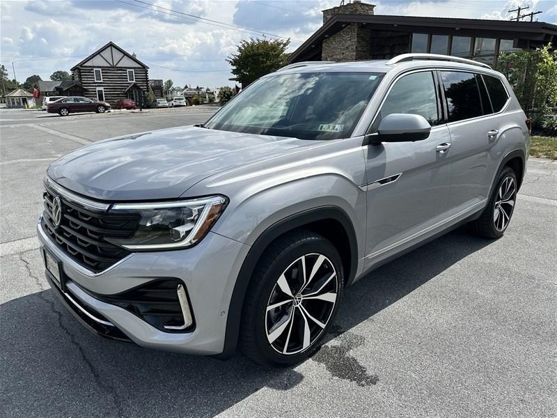 used 2024 Volkswagen Atlas car, priced at $38,400