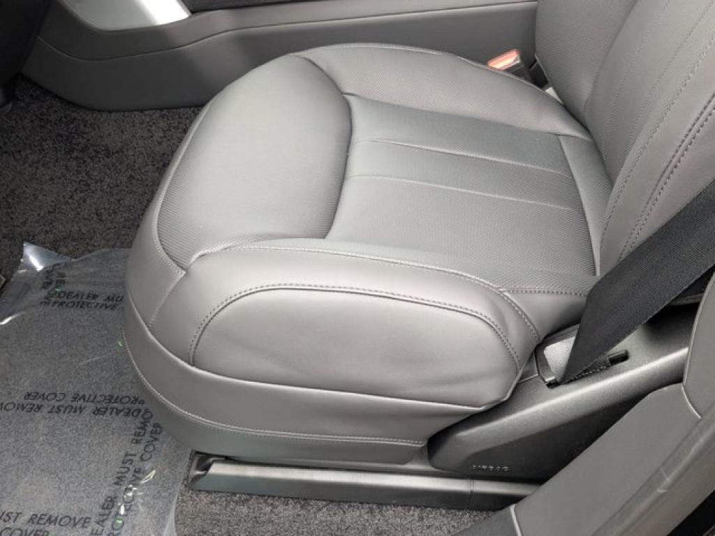 new 2025 Land Rover Range Rover car, priced at $140,155