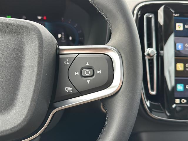 new 2025 Volvo XC40 car, priced at $46,315