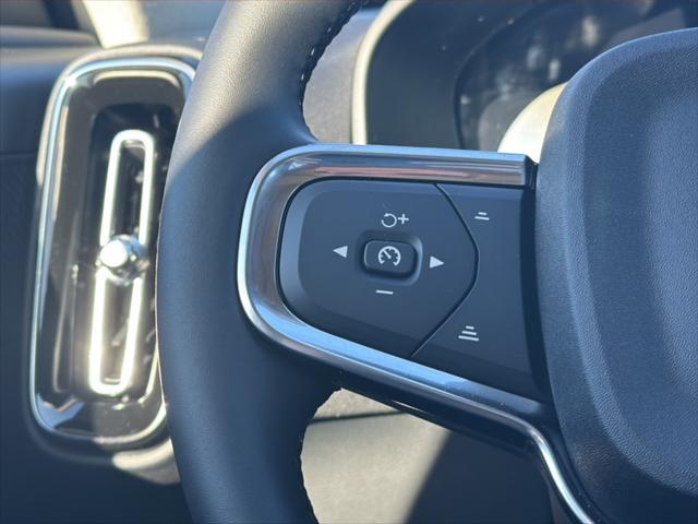 new 2025 Volvo XC40 car, priced at $49,595