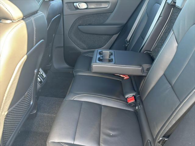 new 2025 Volvo XC40 car, priced at $49,595