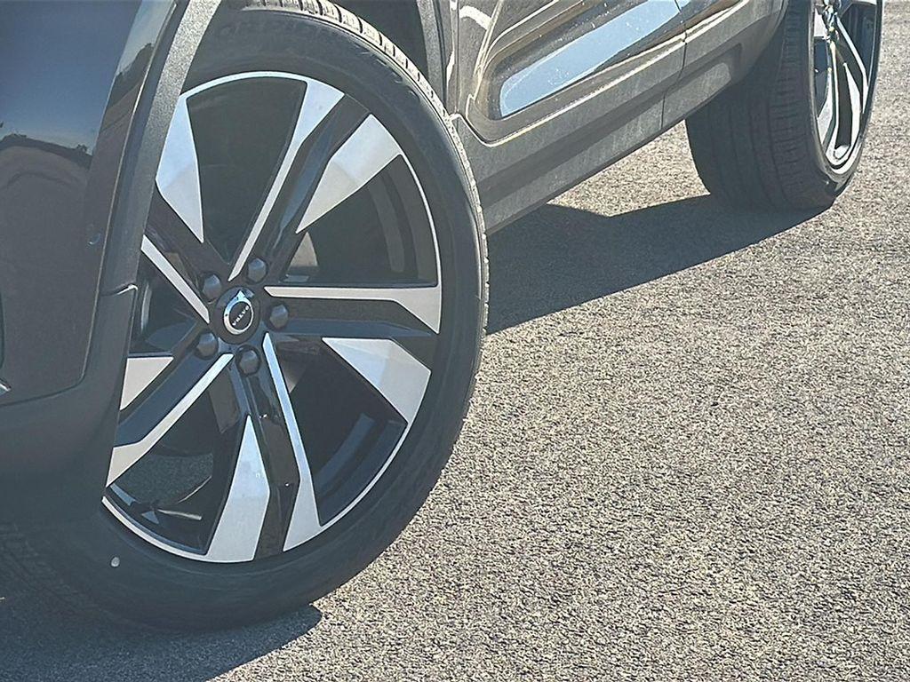 new 2025 Volvo XC40 car, priced at $44,595