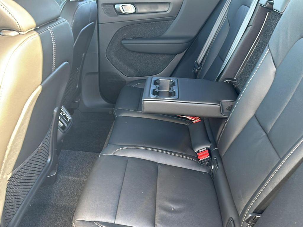 new 2025 Volvo XC40 car, priced at $44,595