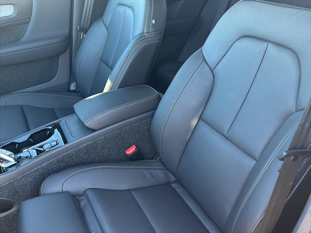 new 2025 Volvo XC40 car, priced at $49,595