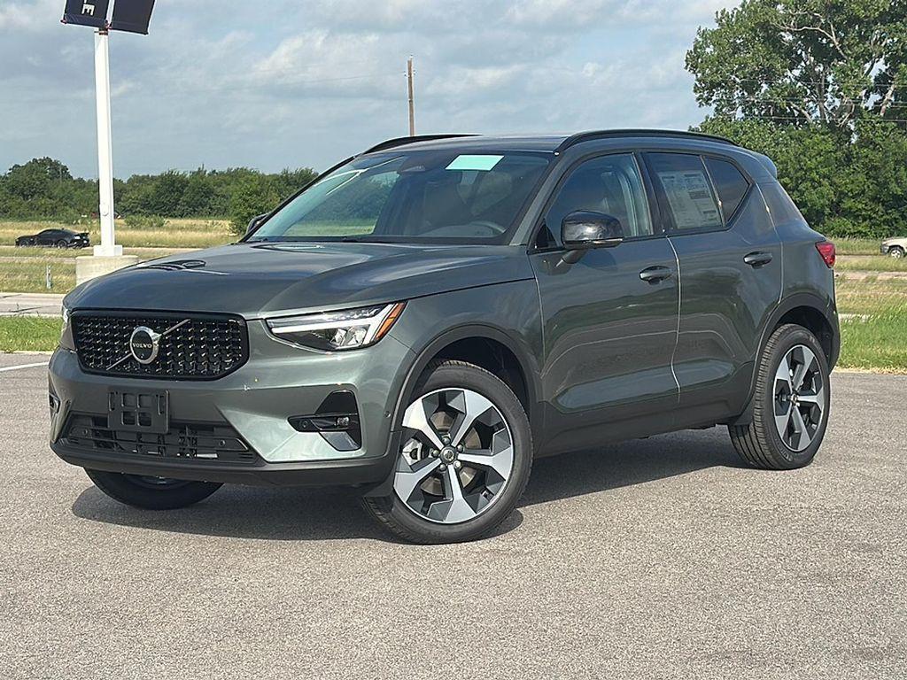 new 2026 Volvo XC40 car, priced at $42,350