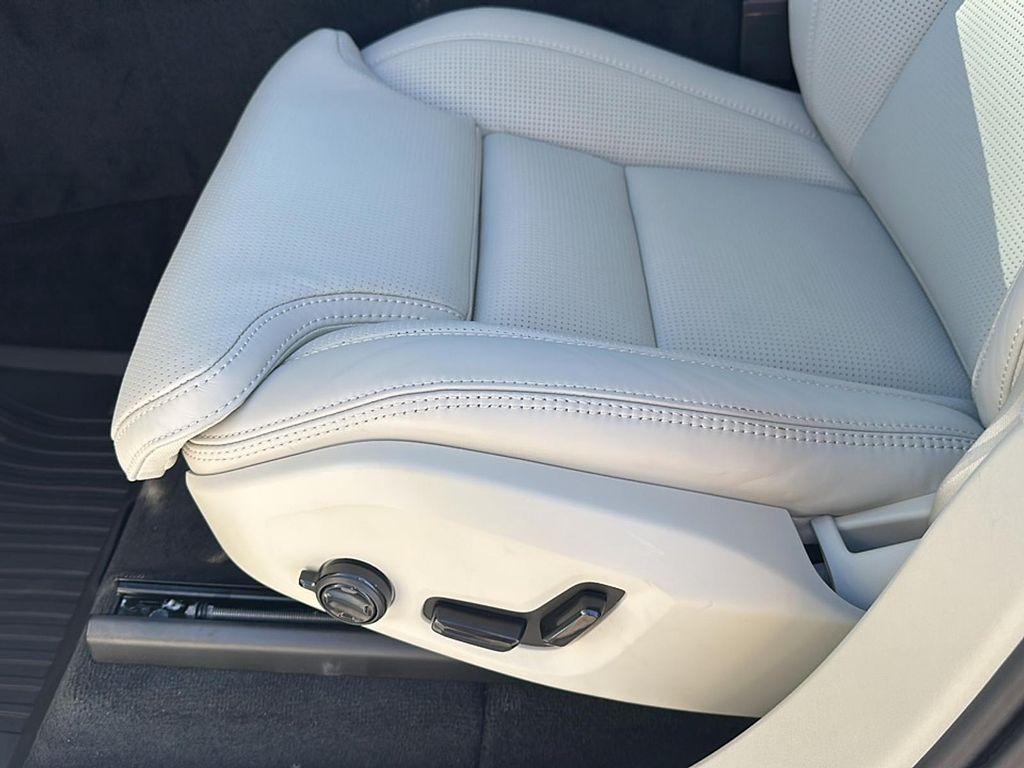 new 2025 Volvo XC90 car, priced at $68,375