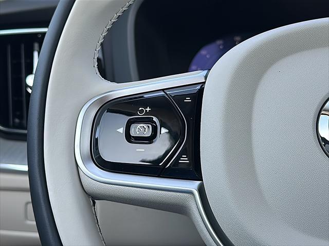 new 2025 Volvo XC60 car, priced at $54,360