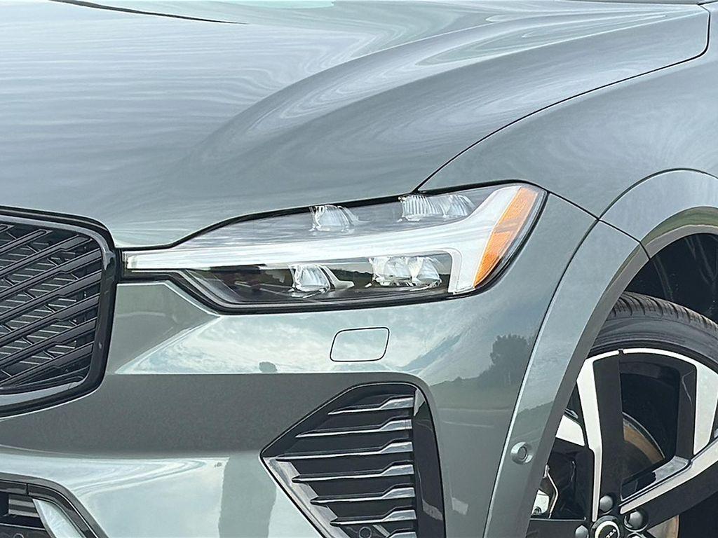 new 2026 Volvo XC60 Plug-In Hybrid car, priced at $76,310