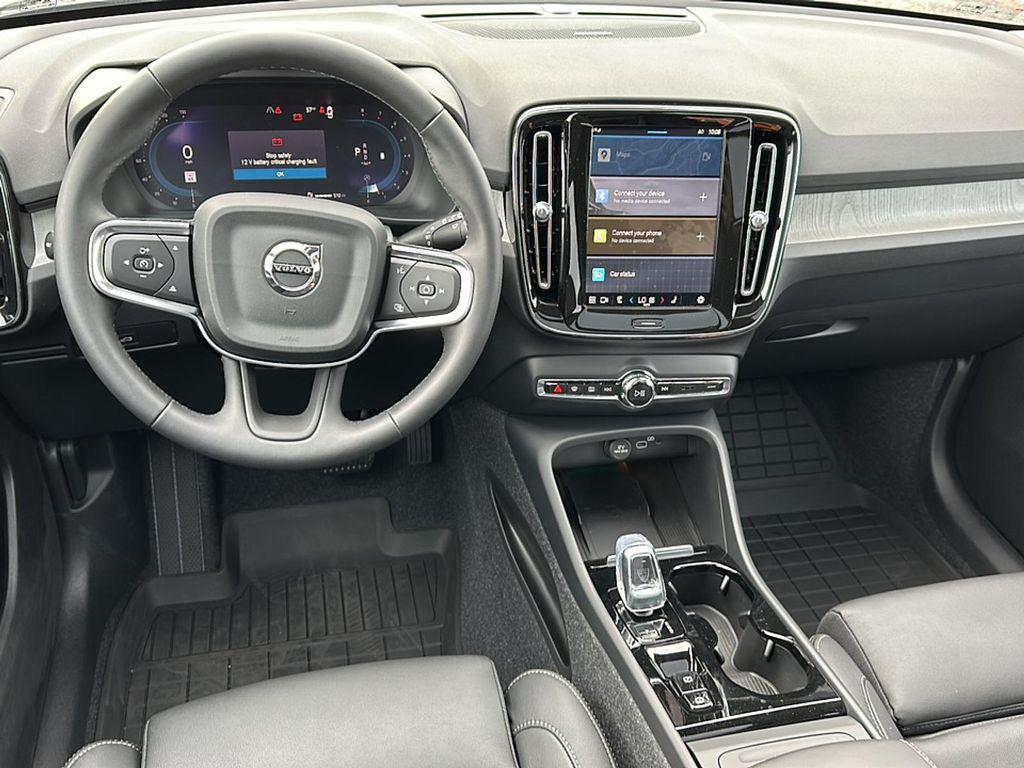 new 2025 Volvo XC40 car, priced at $43,115