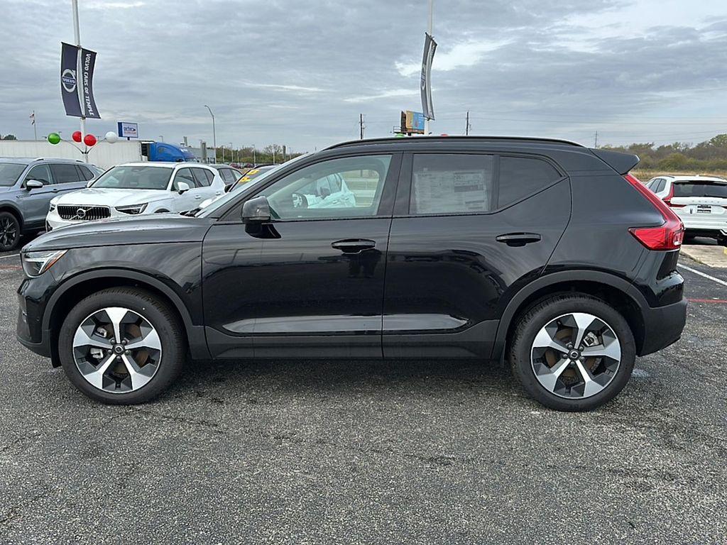 new 2025 Volvo XC40 car, priced at $43,115