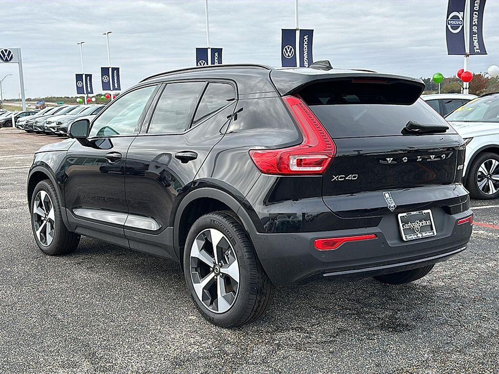 new 2025 Volvo XC40 car, priced at $43,115