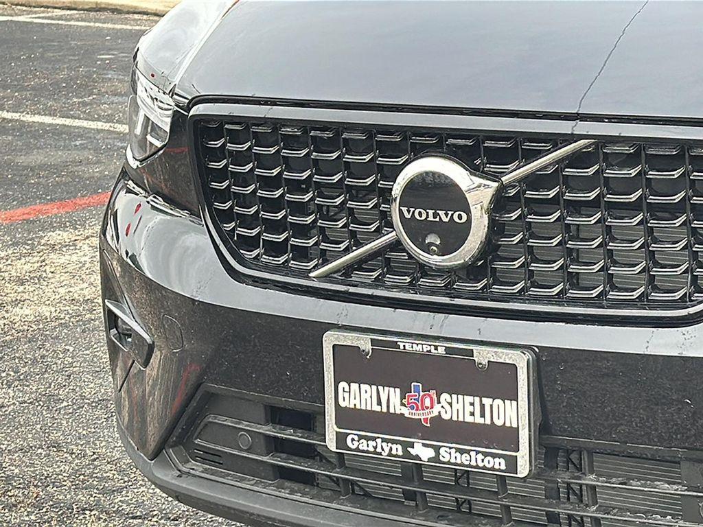 new 2025 Volvo XC40 car, priced at $43,115