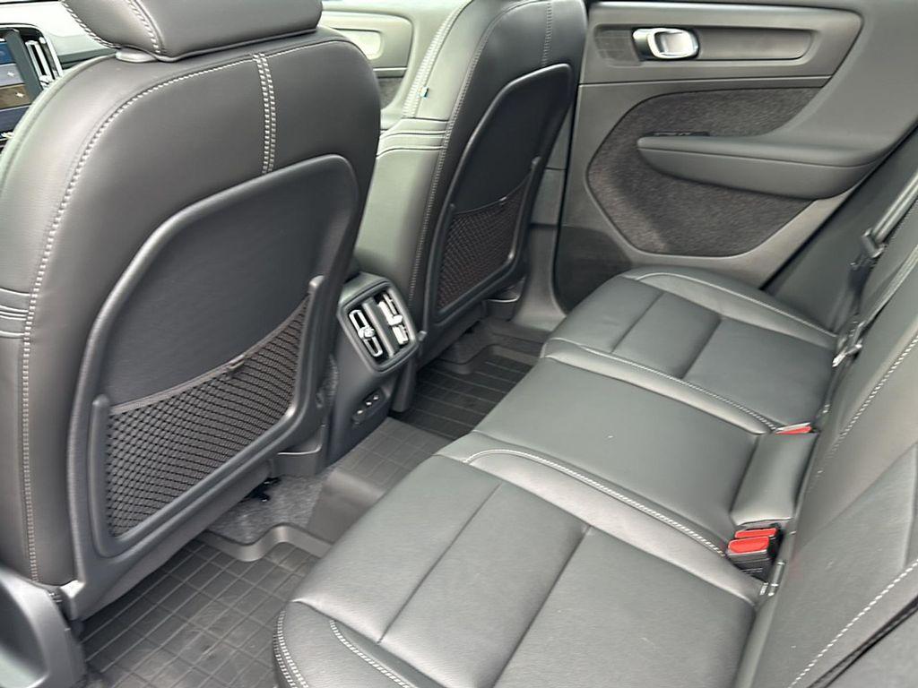 new 2025 Volvo XC40 car, priced at $43,115