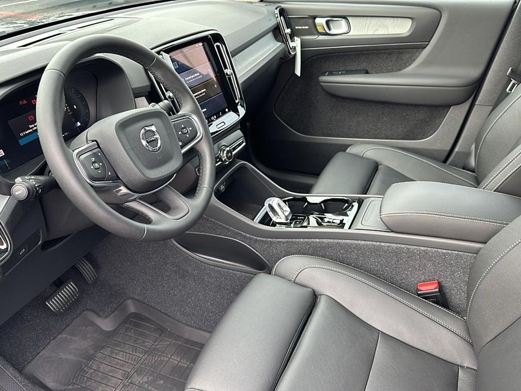 new 2025 Volvo XC40 car, priced at $43,115