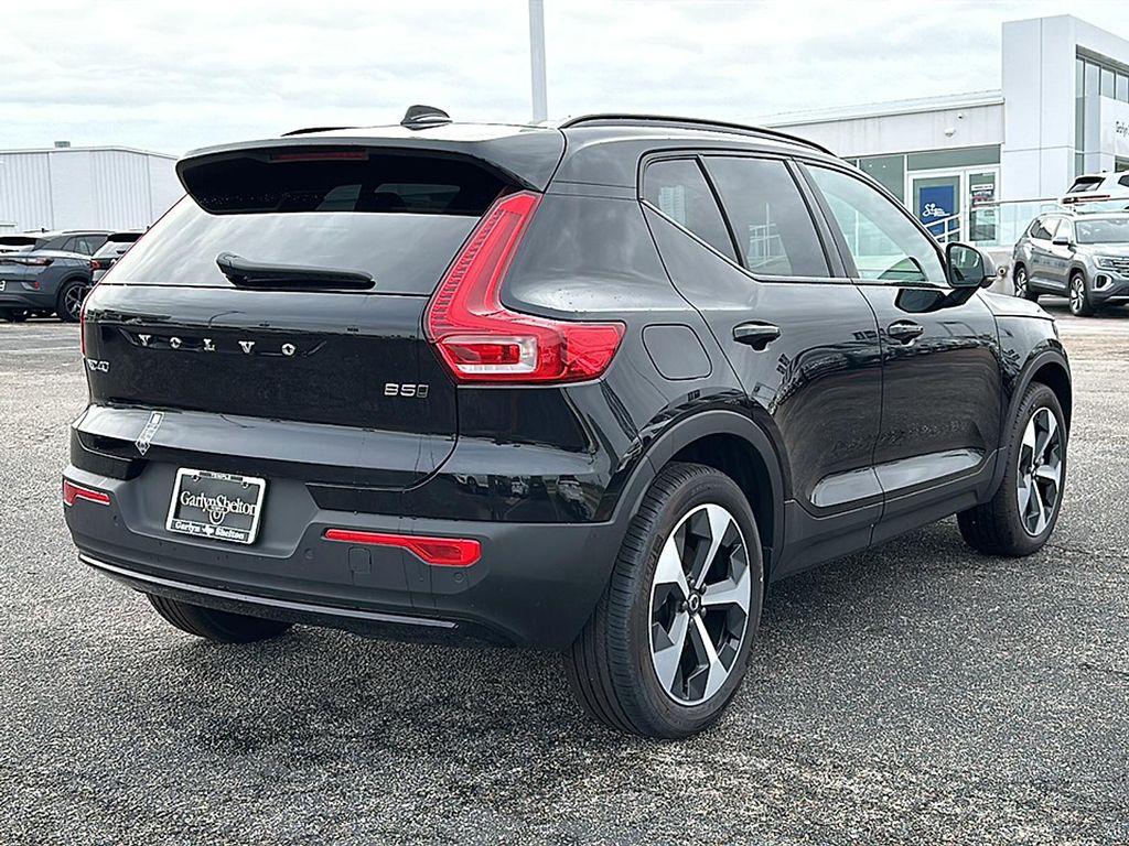 new 2025 Volvo XC40 car, priced at $43,115