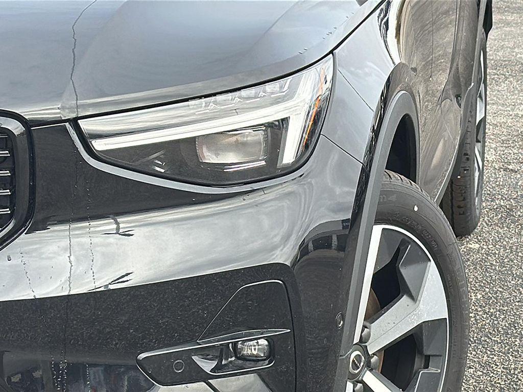 new 2025 Volvo XC40 car, priced at $43,115
