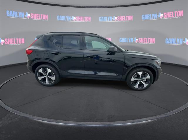 new 2025 Volvo XC40 car, priced at $48,115
