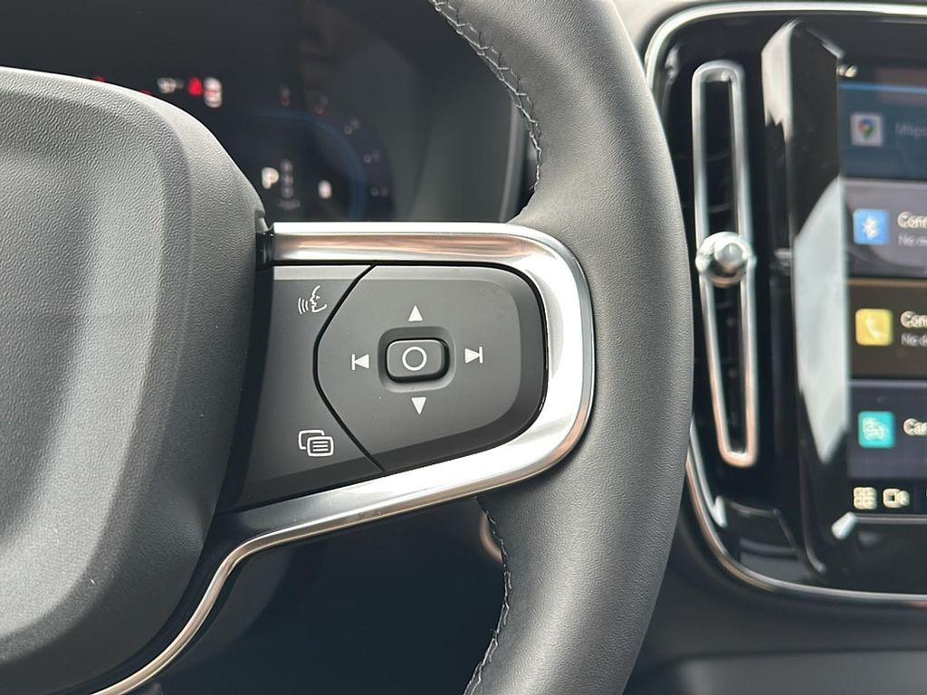 new 2025 Volvo XC40 car, priced at $43,115