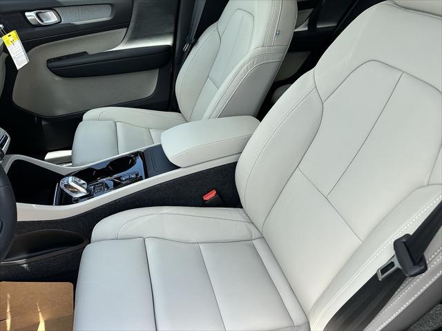 new 2025 Volvo XC40 car, priced at $47,315
