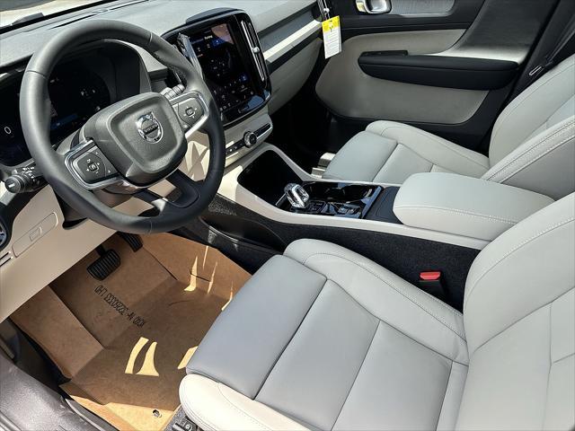 new 2025 Volvo XC40 car, priced at $47,315