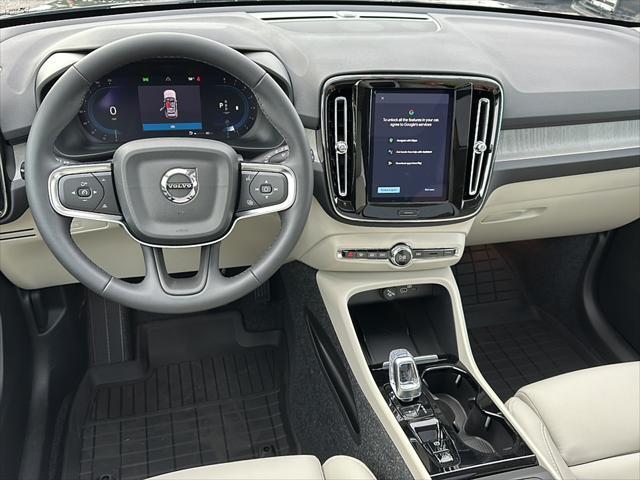 new 2025 Volvo XC40 car, priced at $45,765
